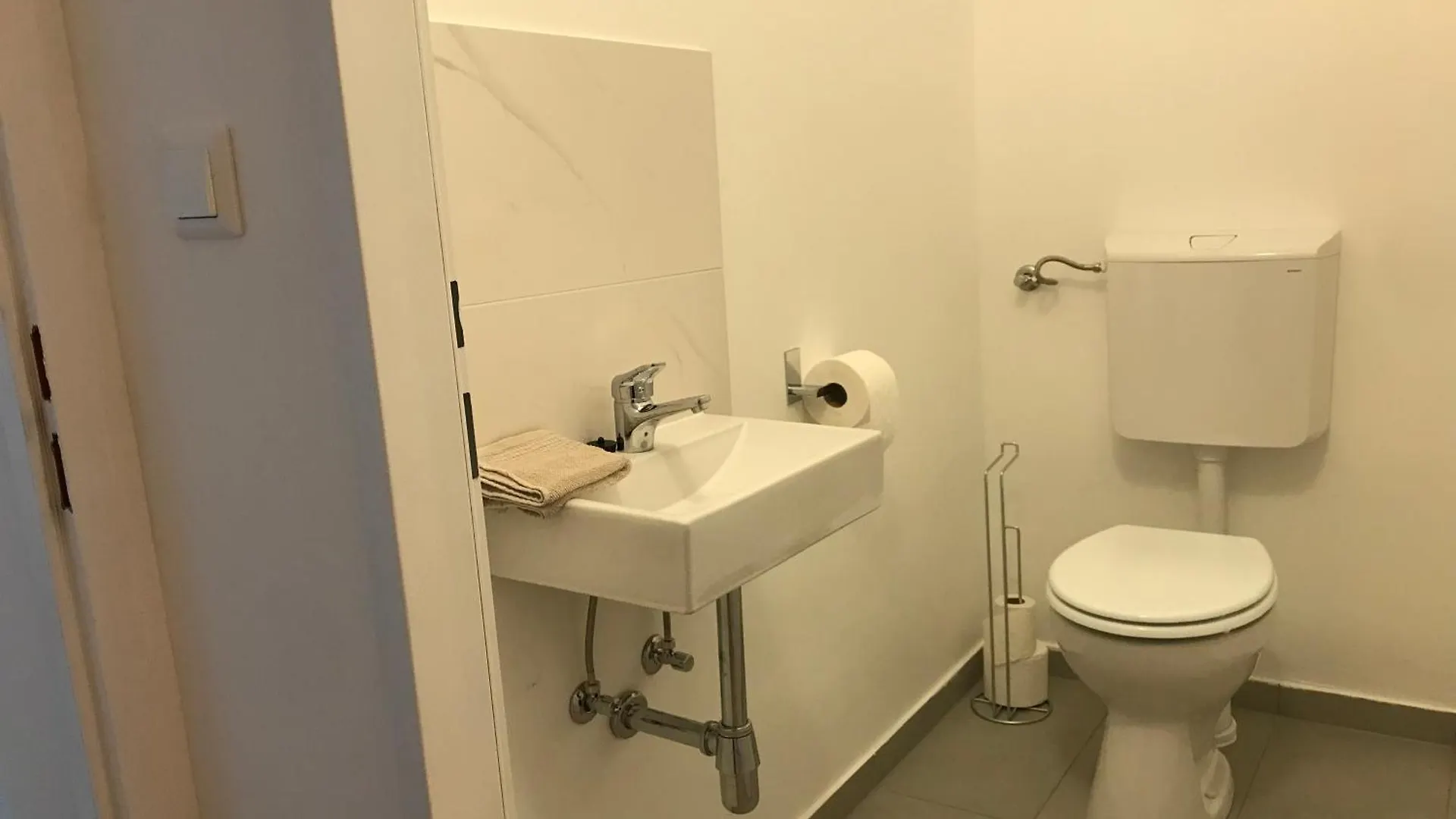 New • City-Park Apartment In The Vienna Center. 0*,  Rakousko