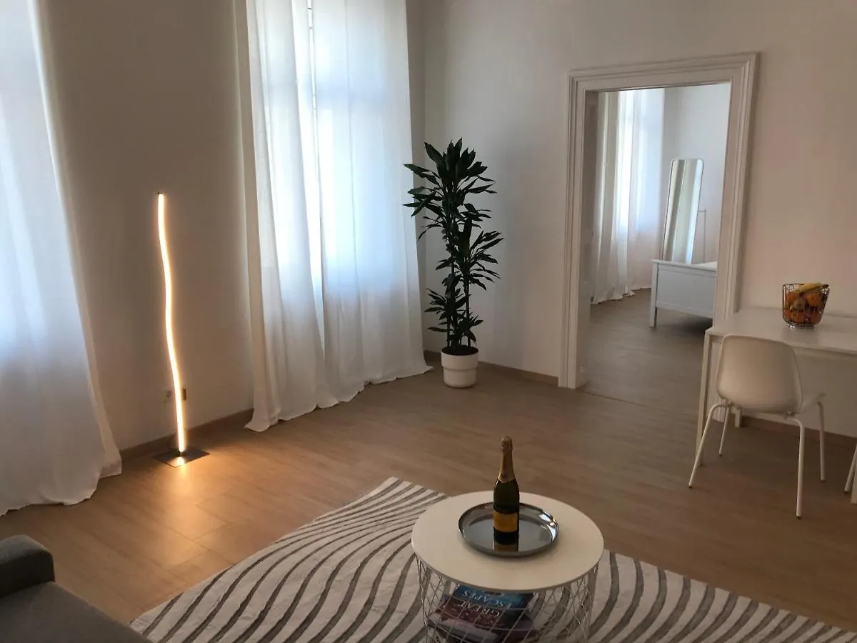 New • City-Park Apartment In The Vienna Center.